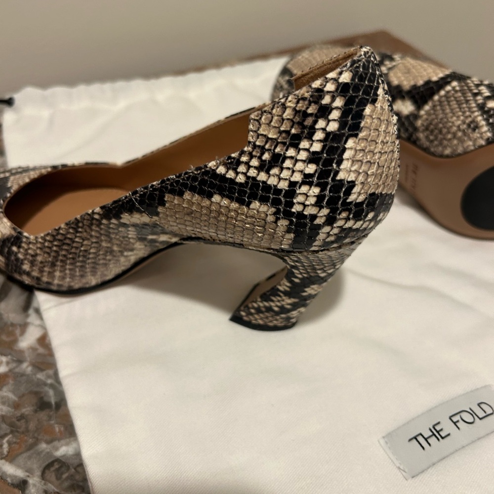 Women's Snakeskin Pumps